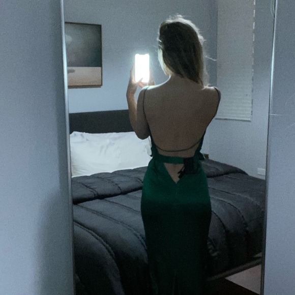 Michael Costello x Revolve Tonja Gown *never worn* - Picture 5 of 5